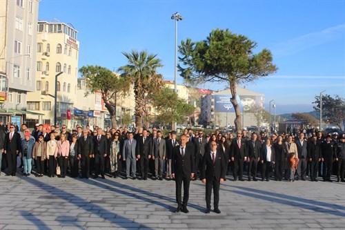 10 Kasım Ulu Önder Mustafa Kemal Atatürk'ün vefatının 85. yıldönümü törenle anıldı.