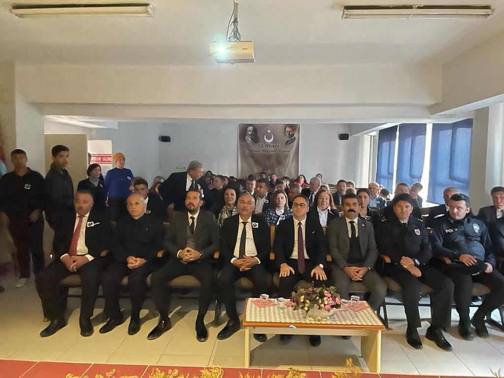Kaymakamımız Sn. Murat ÇİÇEK Atatürk'ün Vefatının 85.Yıl Dönümü münasebetiyle, düzenlenen anma programına katıldı.