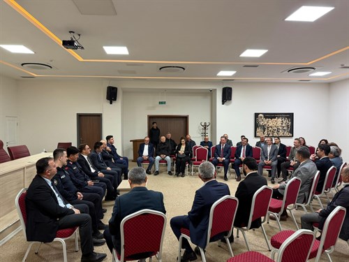 Ramazan Bayramı vesilesiyle; Kaymakamımız Sn. Murat ÇİÇEK, İlçe protokolü, daire amirleri ve muhtarlarımız ile bayramlaştı.